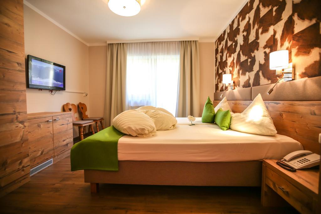 Hotel Landhaus Carla Майрхофен Экстерьер фото